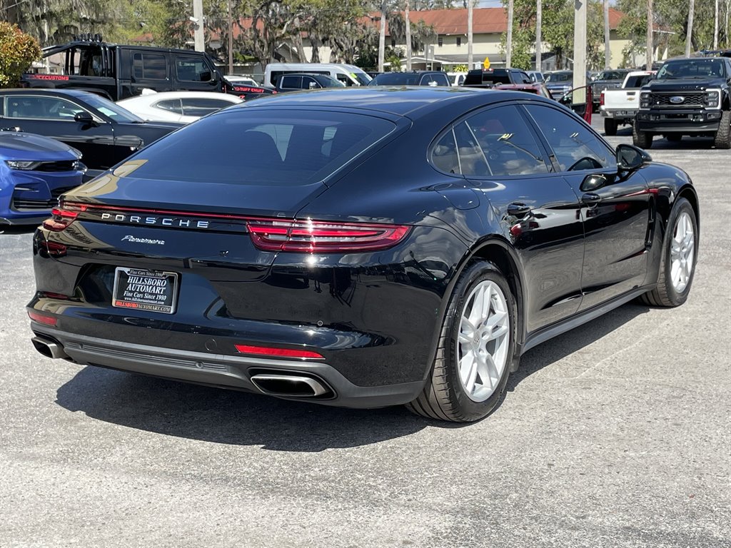 2017 Porsche Panamera 4 photo