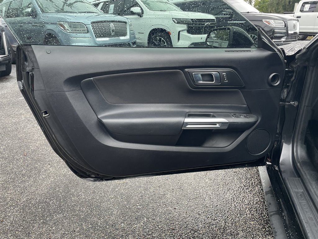 2019 Ford Mustang - $29,999