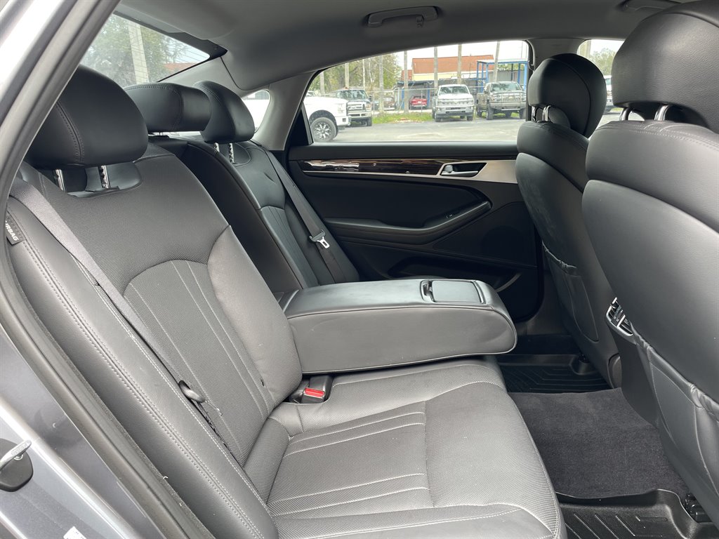 2015 Hyundai Genesis - $11,999