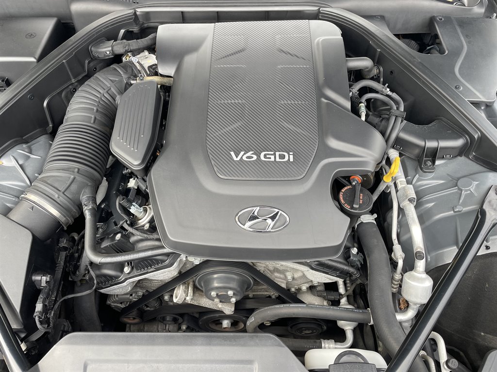2015 Hyundai Genesis - $11,999