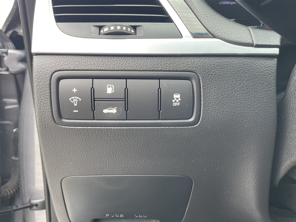 2015 Hyundai Genesis - $11,999