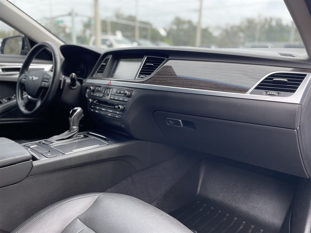 2015 Hyundai Genesis - $11,999