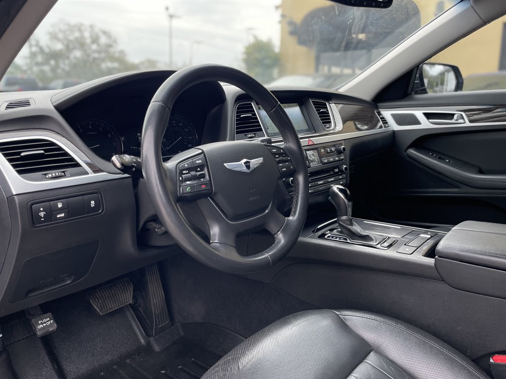 2015 Hyundai Genesis - $11,999