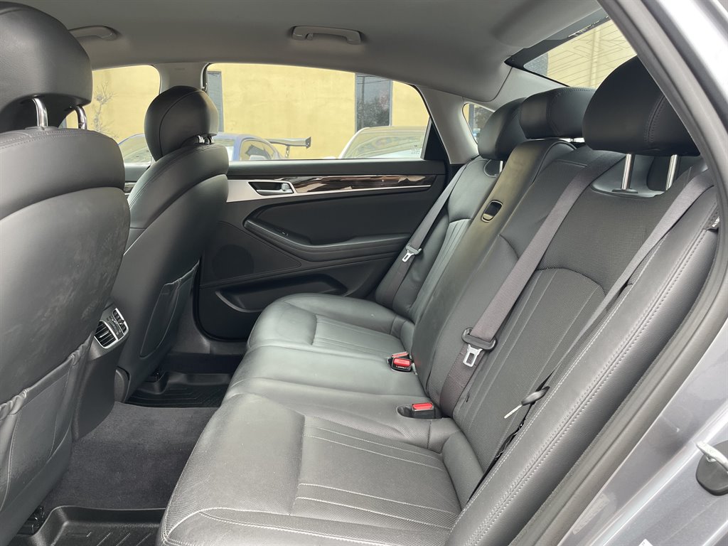 2015 Hyundai Genesis - $11,999