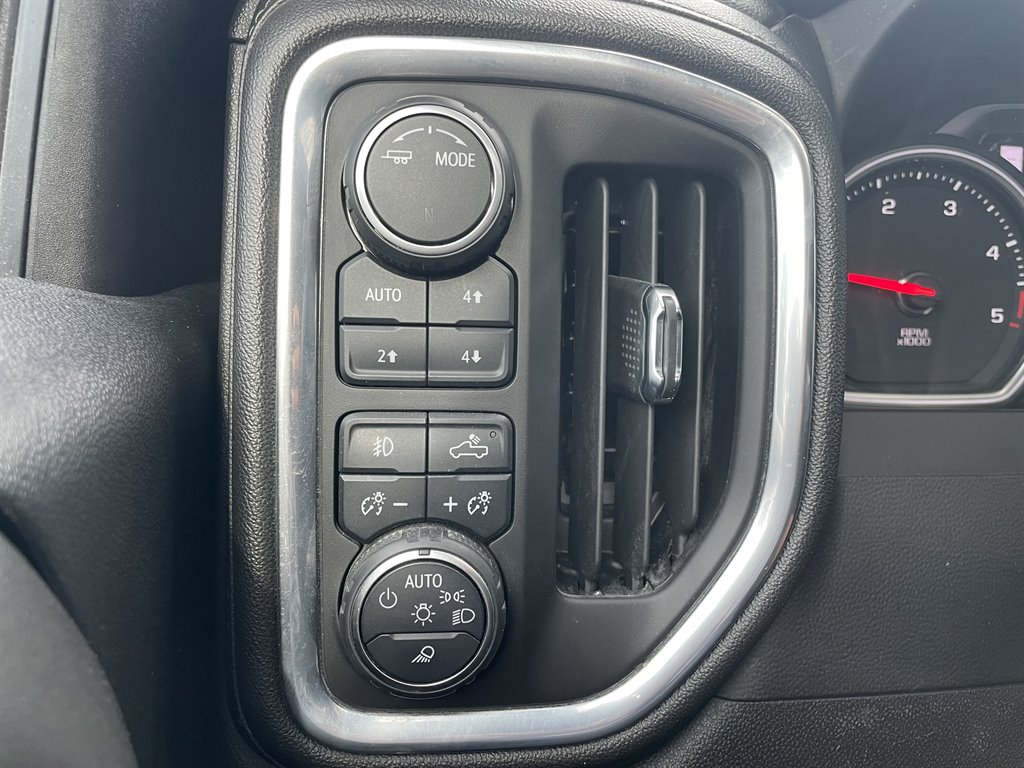 2022 Chevrolet Silverado Hd - $51,999