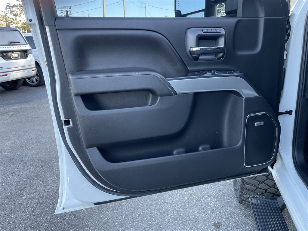 2016 Chevrolet Silverado - $41,999