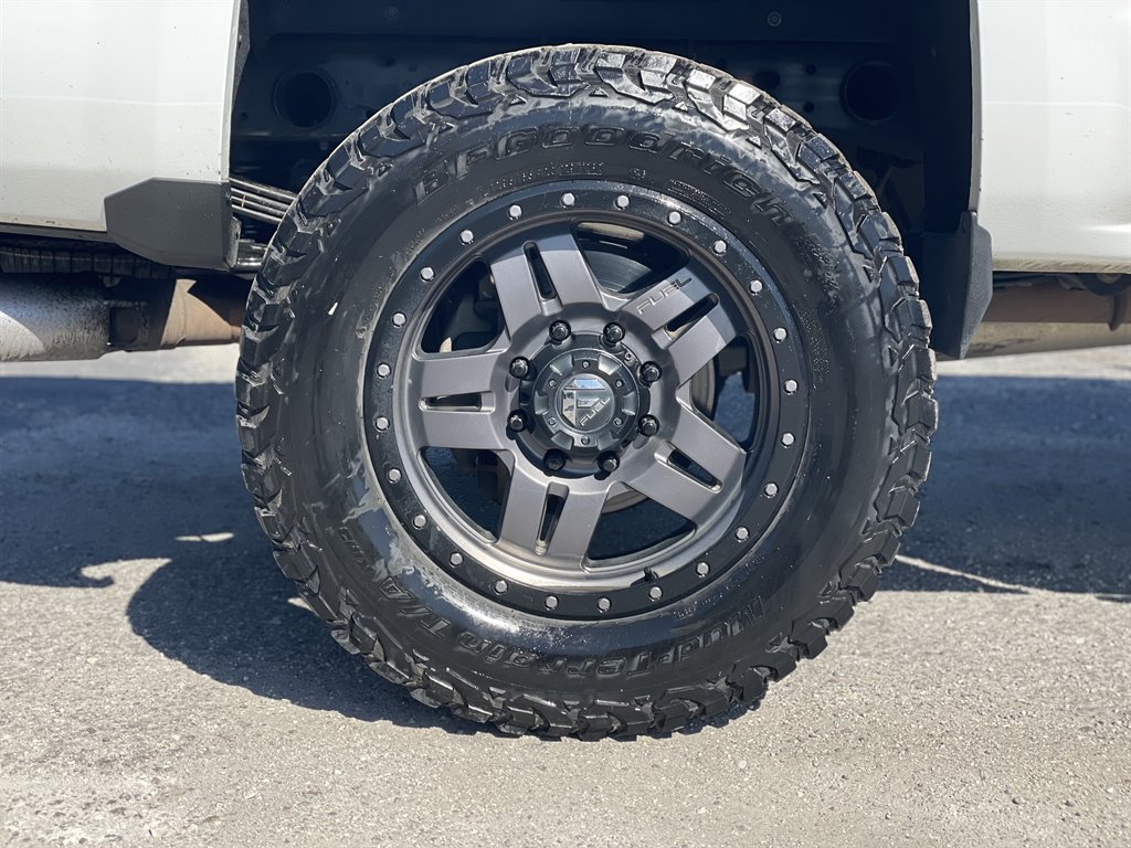 2016 Chevrolet Silverado - $41,999