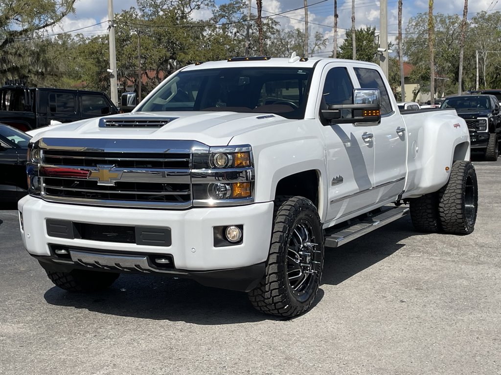 2019 Chevrolet Silverado 3500 High Country photo