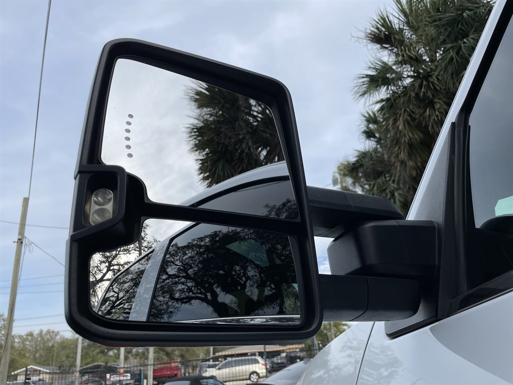 2019 Chevrolet Silverado 3500 High Country photo