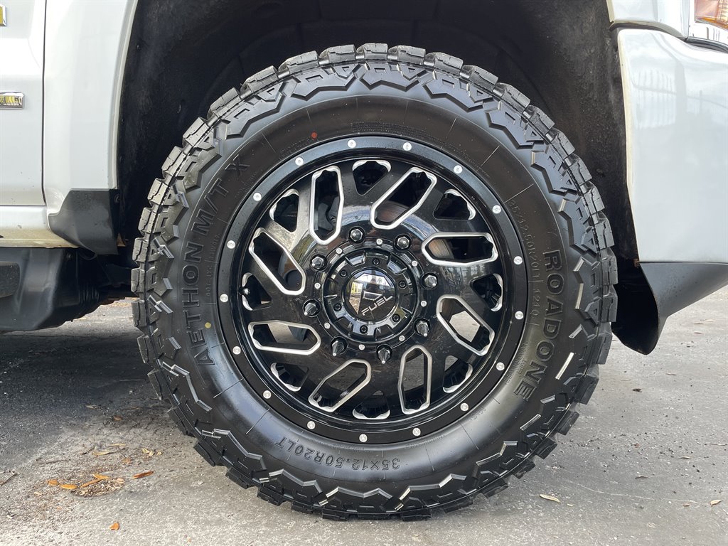 2019 Chevrolet Silverado 3500 High Country photo