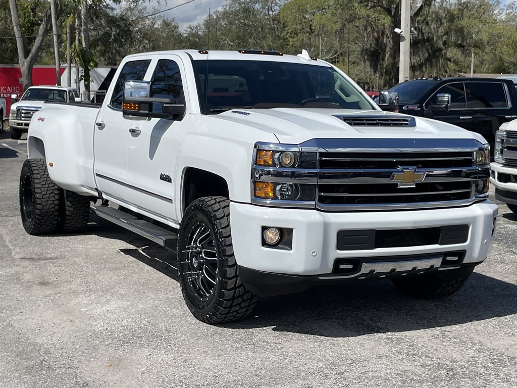 2019 Chevrolet Silverado 3500 High Country photo