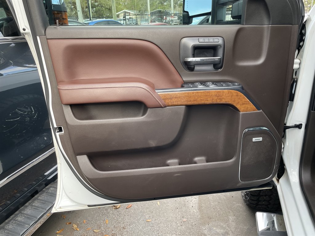 2019 Chevrolet Silverado 3500 High Country photo