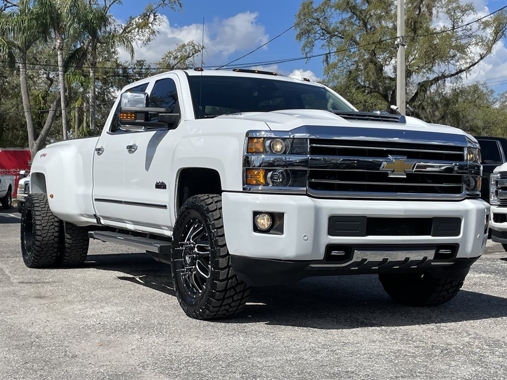 2019 Chevrolet Silverado 3500 High Country photo