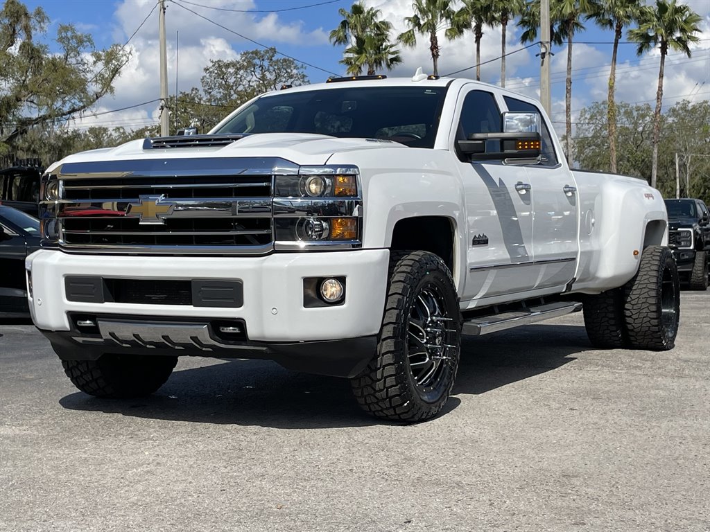 2019 Chevrolet Silverado 3500 High Country photo