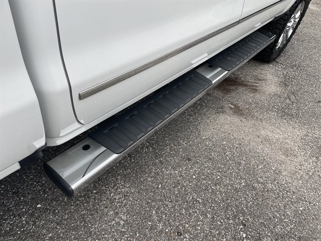 2017 Chevrolet Silverado - $32,999