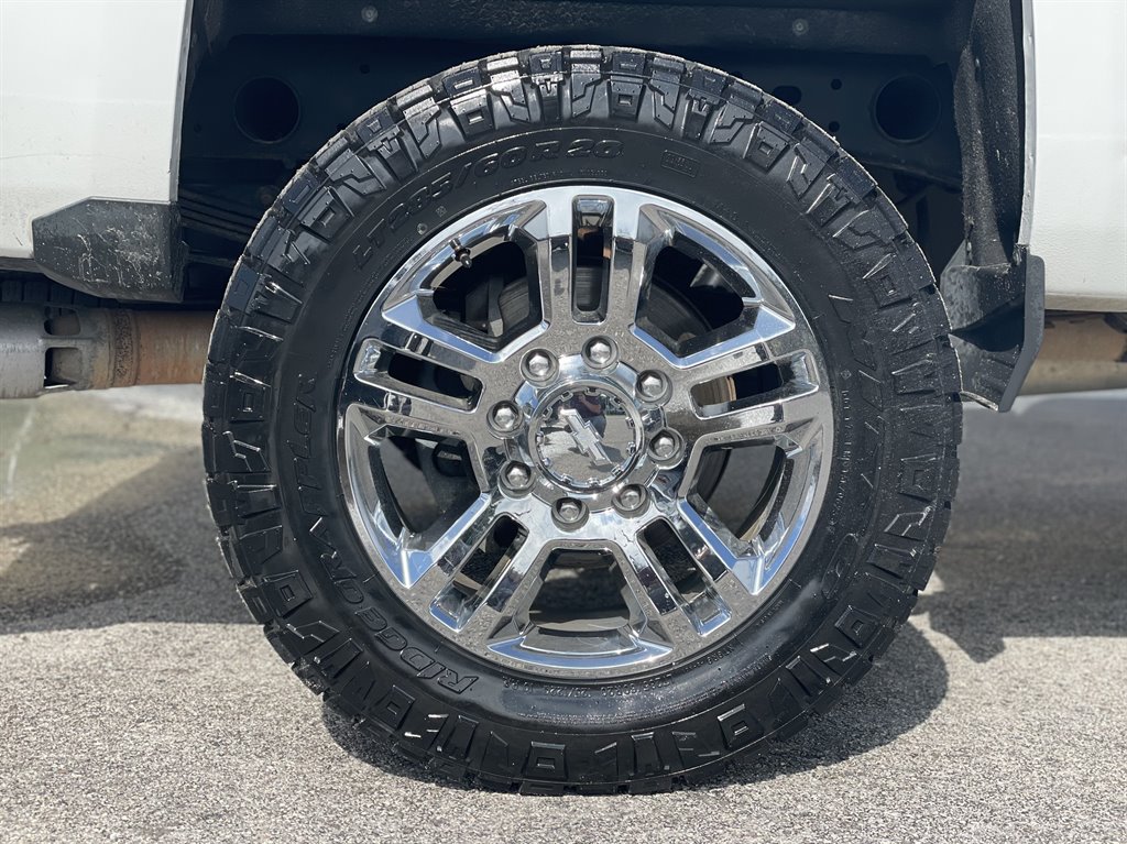 2017 Chevrolet Silverado - $32,999