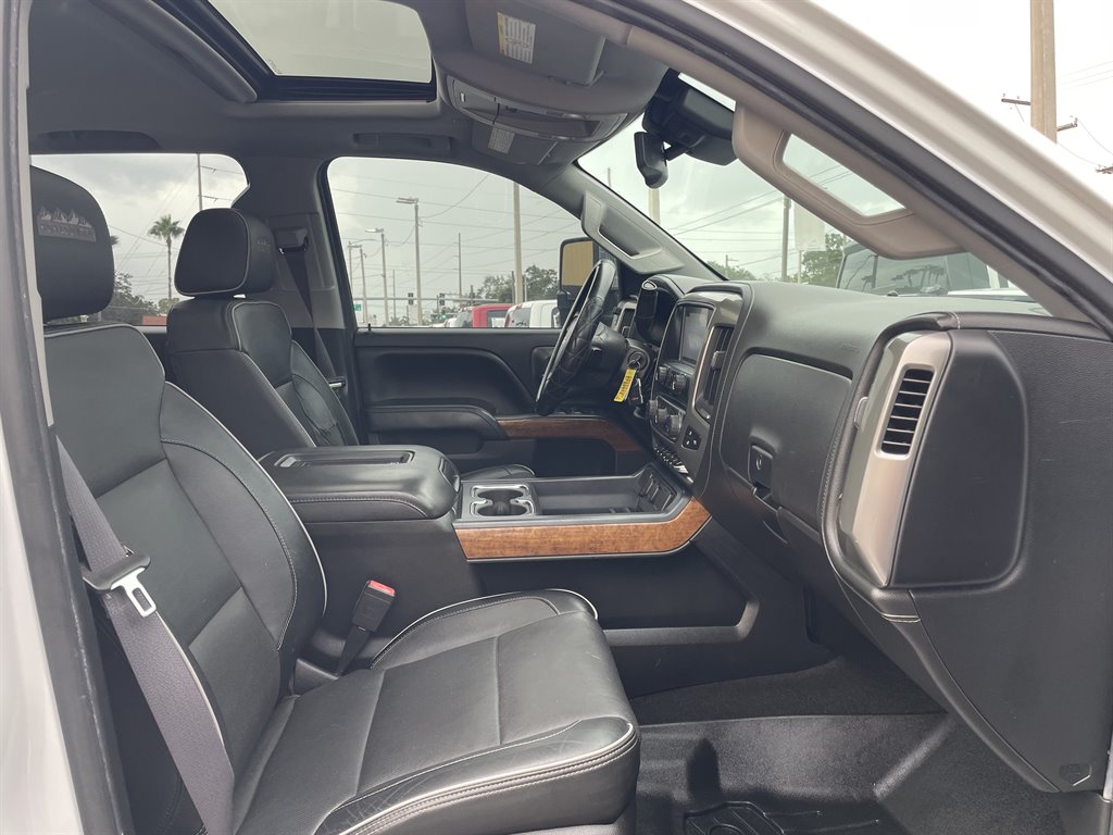2017 Chevrolet Silverado - $32,999