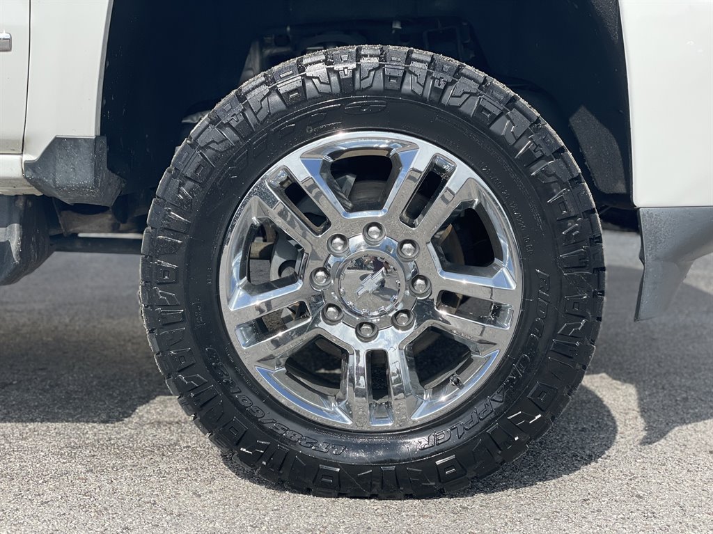 2017 Chevrolet Silverado - $32,999