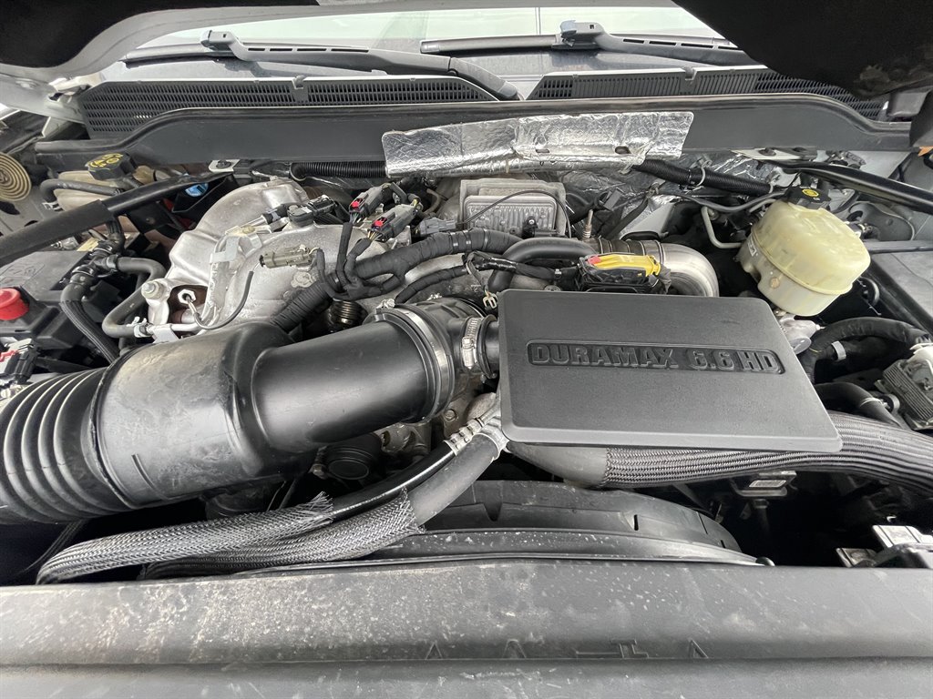 2017 Chevrolet Silverado - $32,999