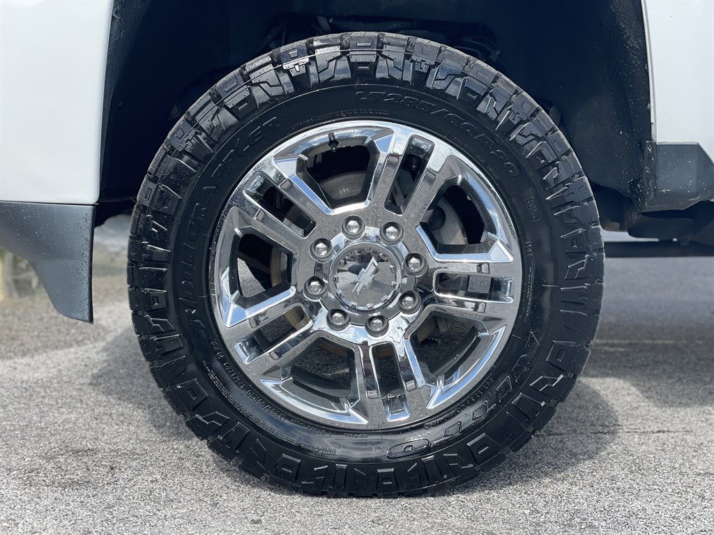 2017 Chevrolet Silverado - $32,999