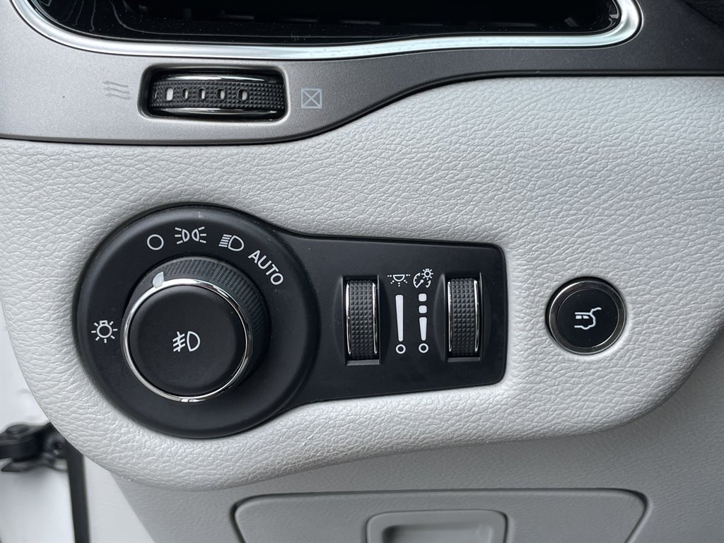 2019 Jeep Cherokee - $10,999