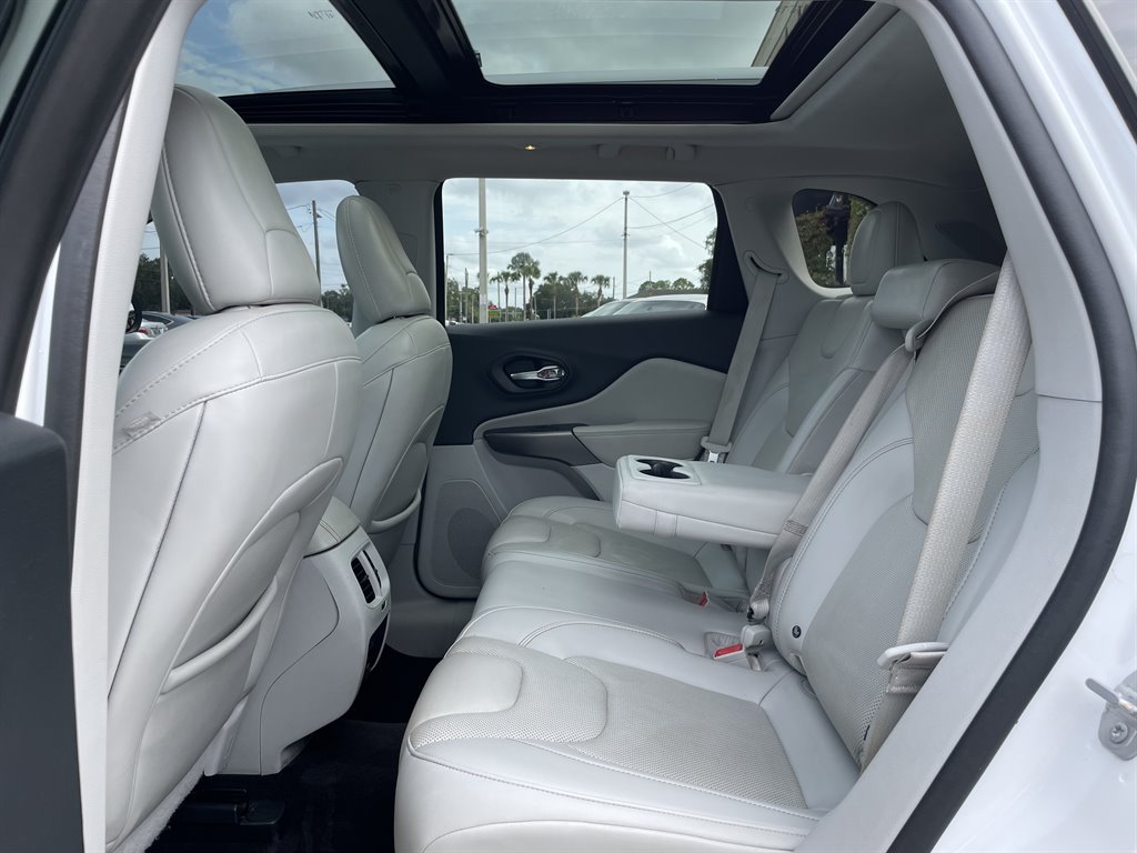2019 Jeep Cherokee - $10,999