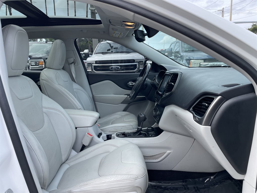 2019 Jeep Cherokee - $10,999