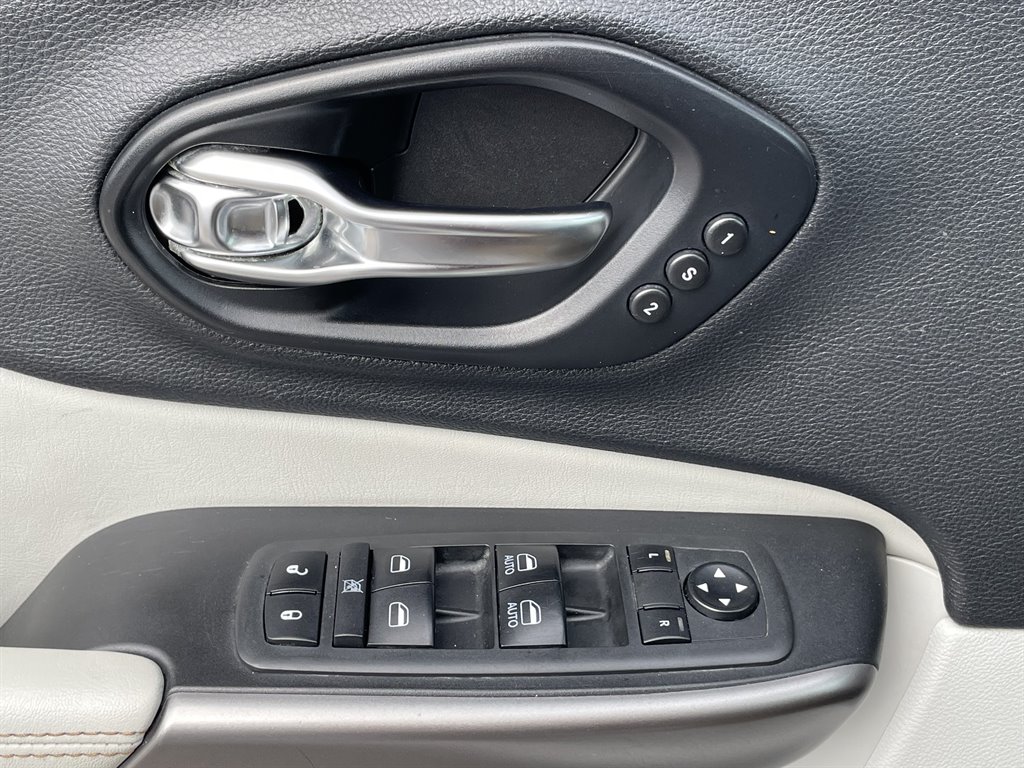 2019 Jeep Cherokee - $10,999