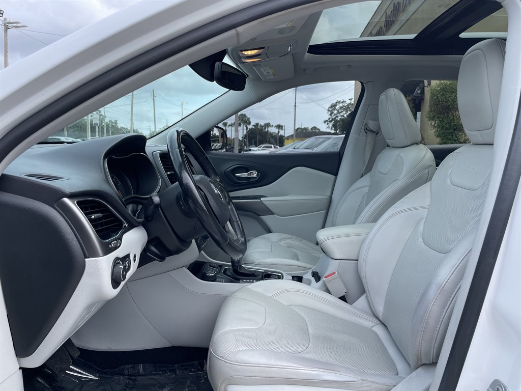 2019 Jeep Cherokee - $10,999