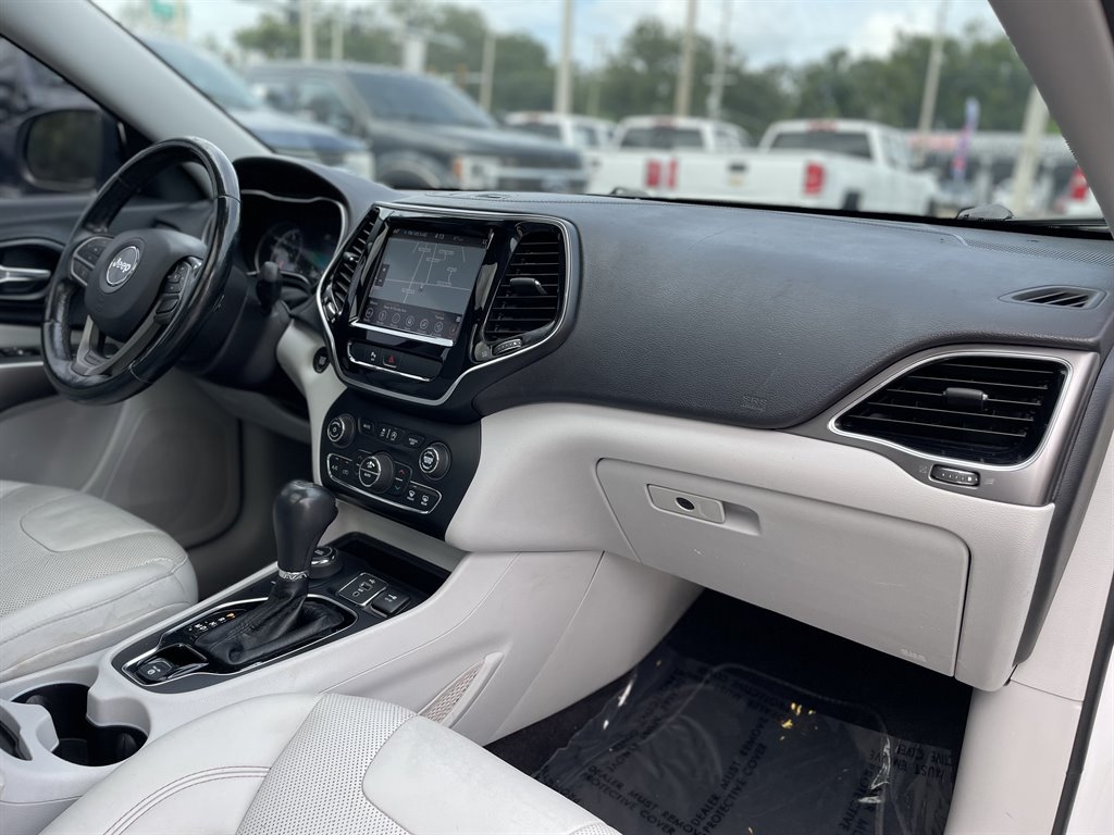 2019 Jeep Cherokee - $10,999
