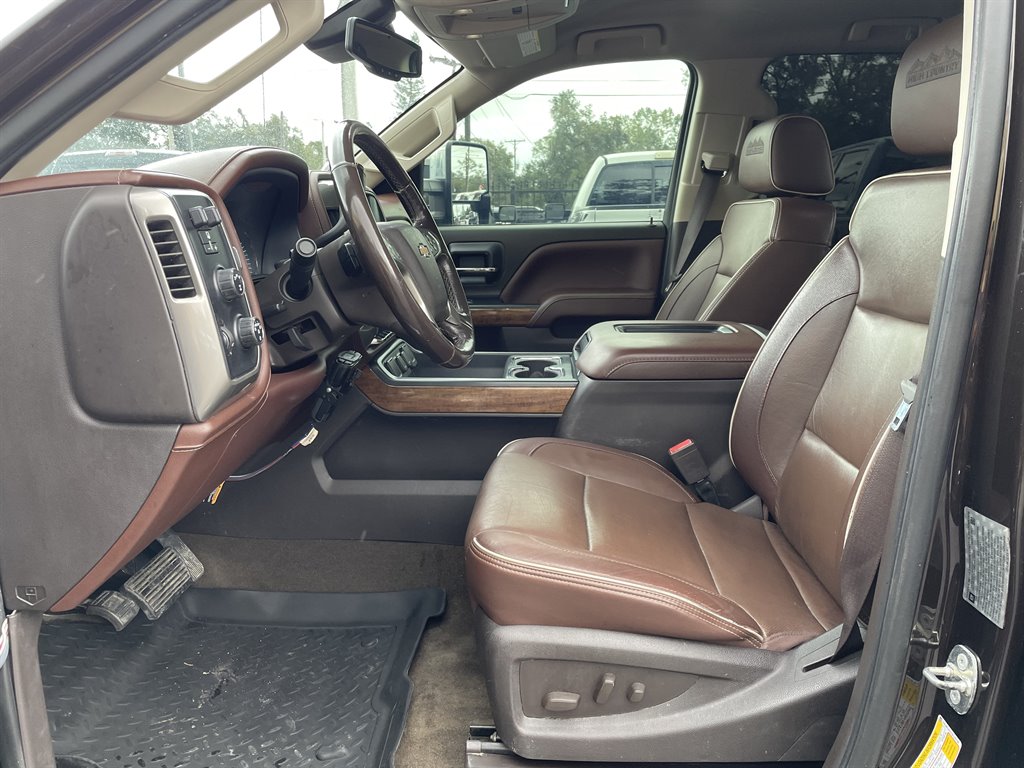 2018 Chevrolet Silverado 3500 High Country photo