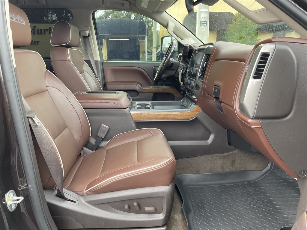2018 Chevrolet Silverado 3500 High Country photo
