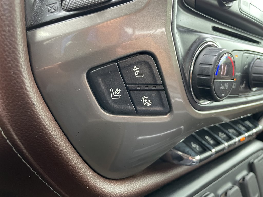 2018 Chevrolet Silverado 3500 High Country photo