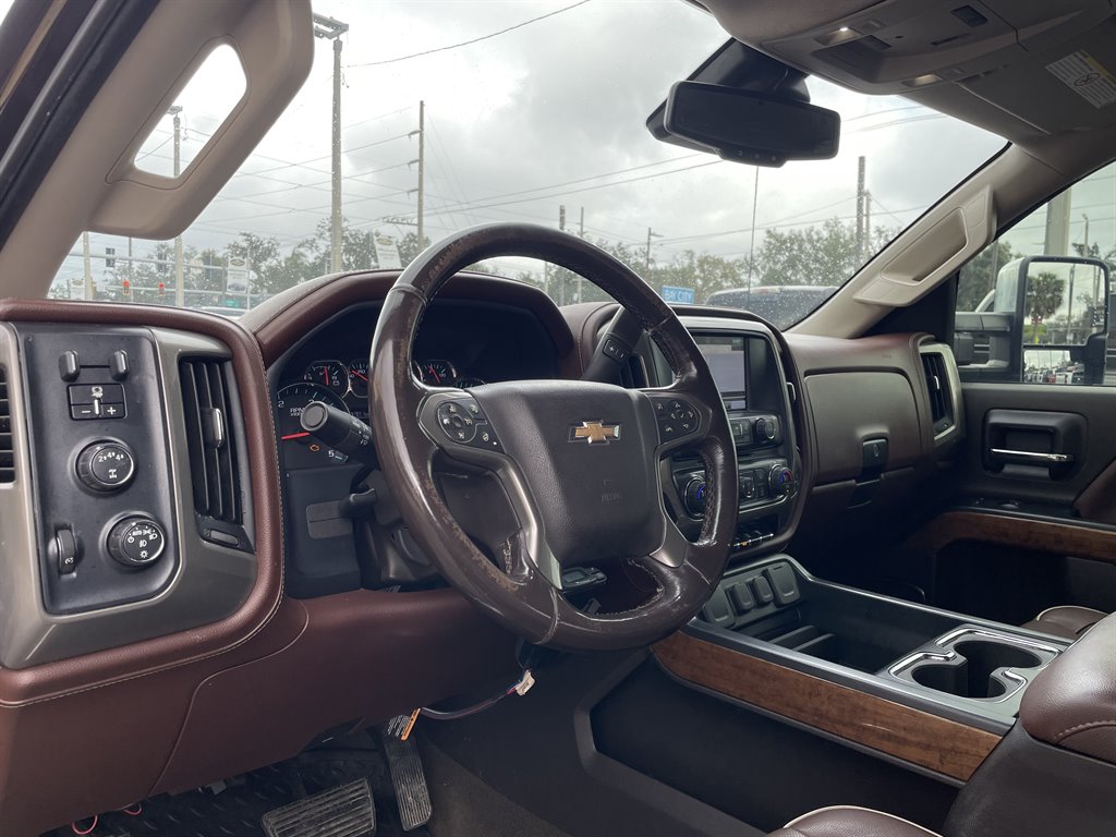2018 Chevrolet Silverado 3500 High Country photo