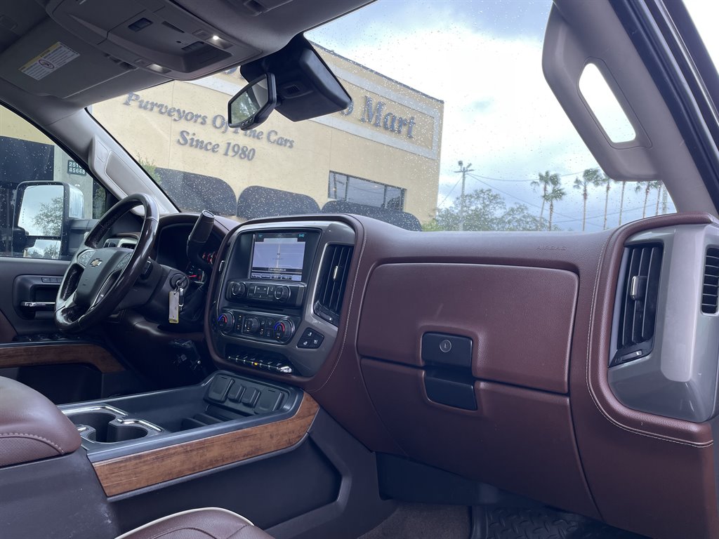 2018 Chevrolet Silverado 3500 High Country photo