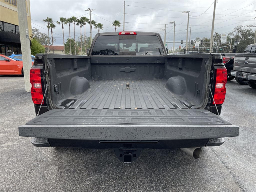 2018 Chevrolet Silverado 3500 High Country photo