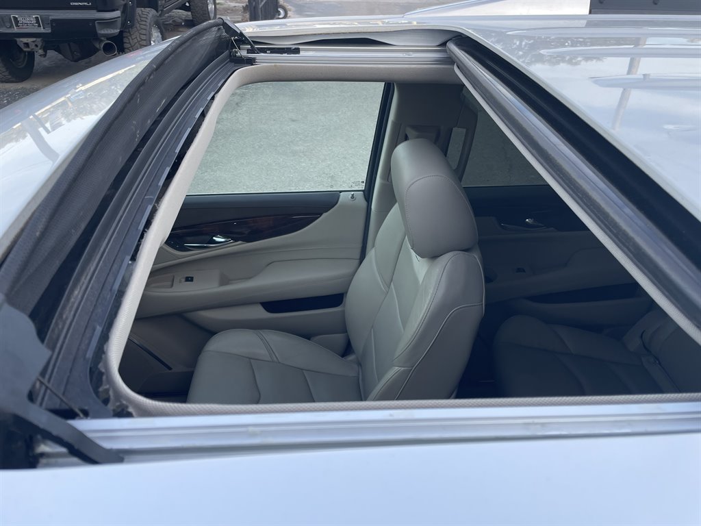 2016 Cadillac Escalade - $17,999