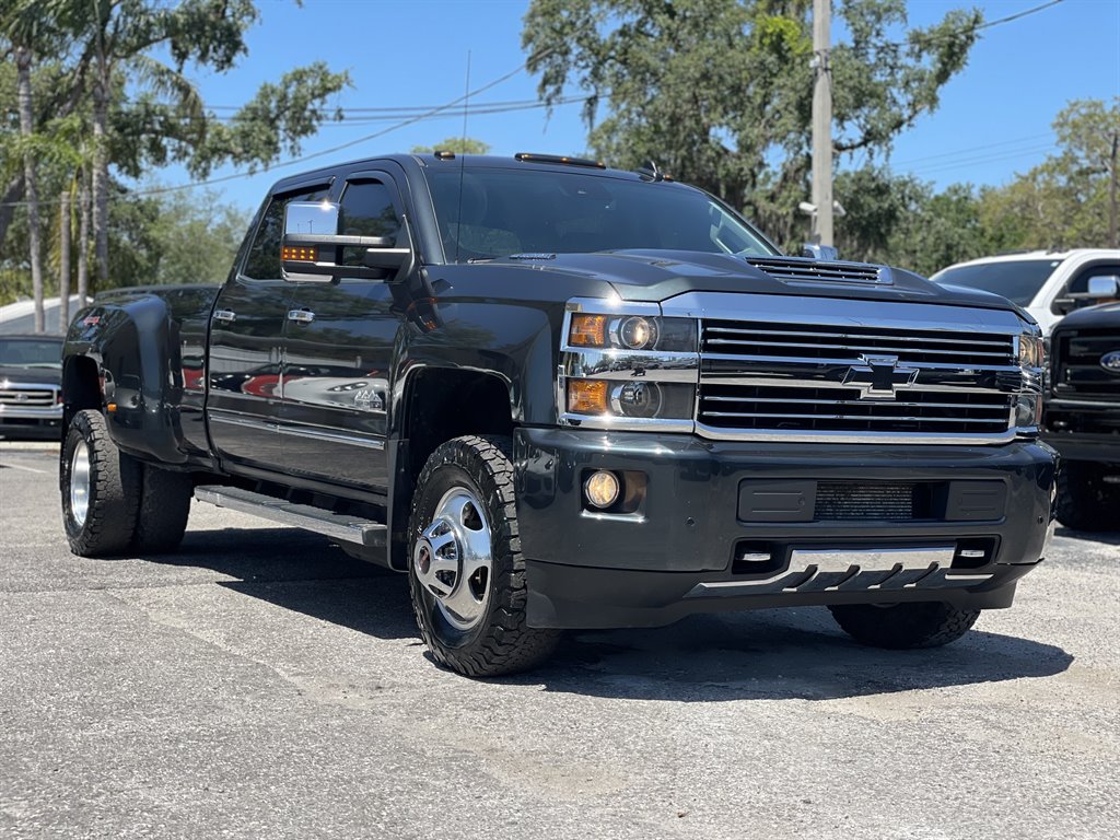 2017 Chevrolet Silverado 3500 High Country photo