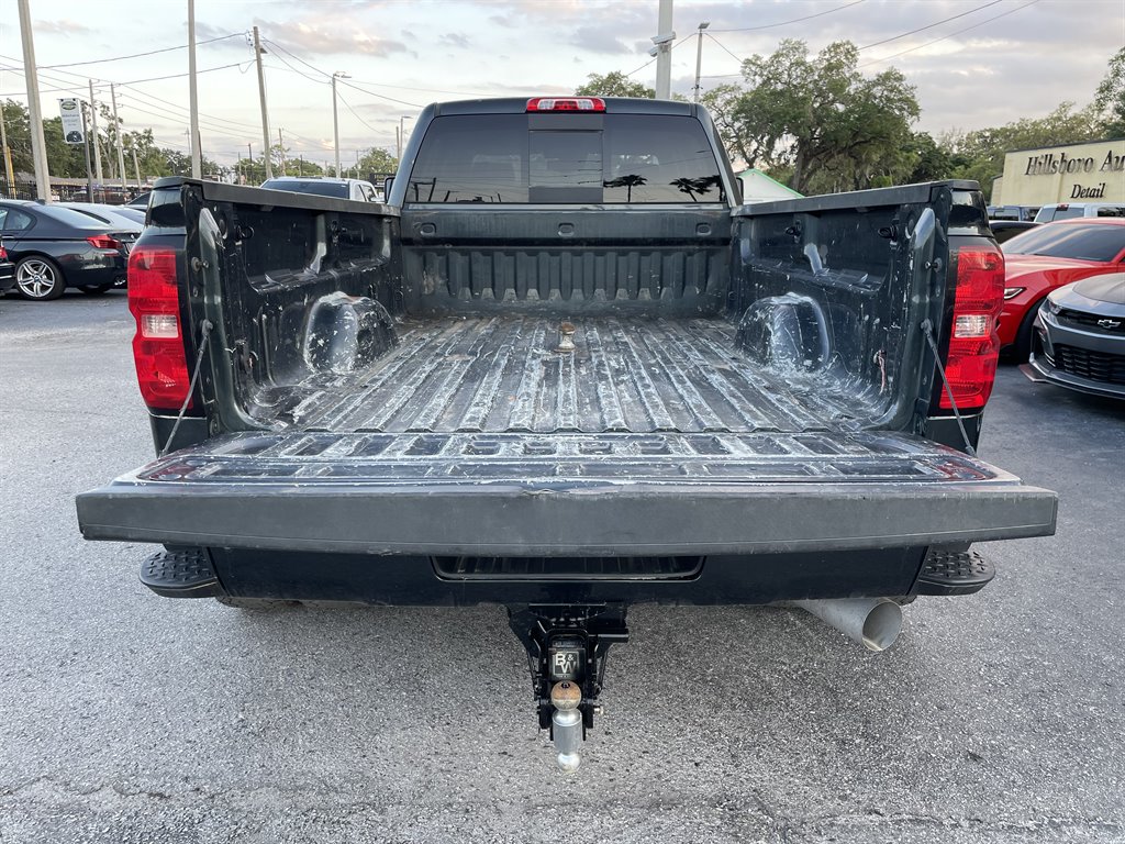 2017 Chevrolet Silverado 3500 High Country photo