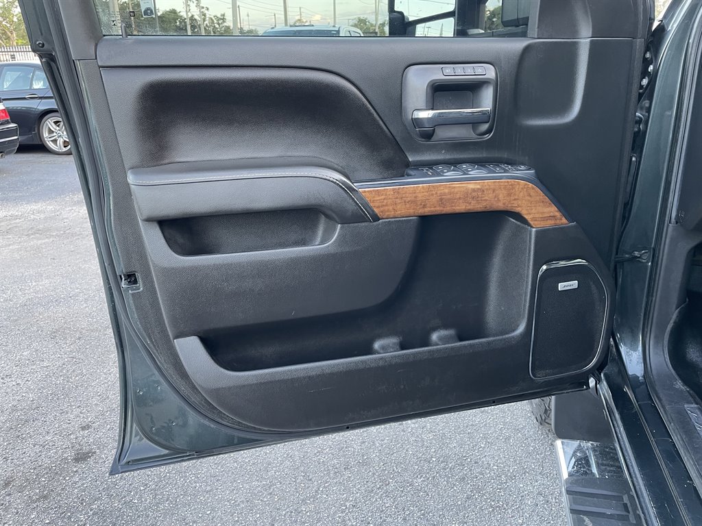 2017 Chevrolet Silverado 3500 High Country photo