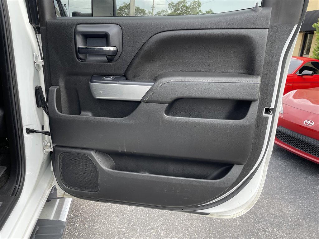 2015 Chevrolet Silverado - $45,999
