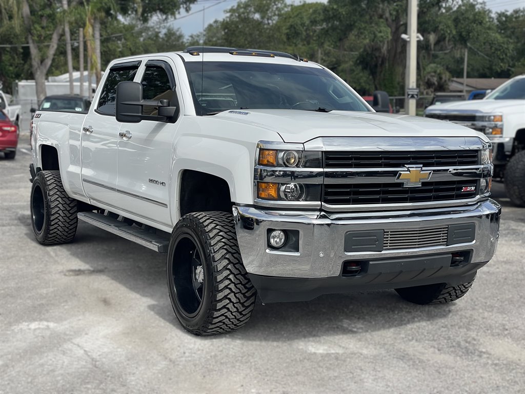 2015 Chevrolet Silverado - $45,999
