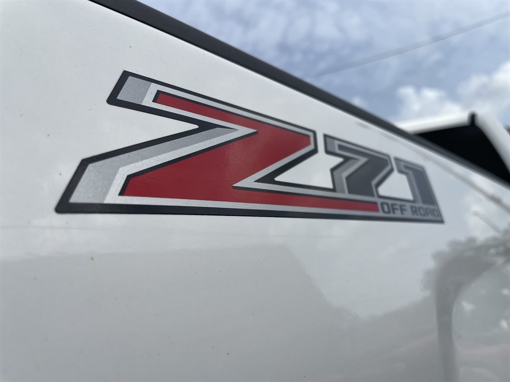2015 Chevrolet Silverado - $45,999