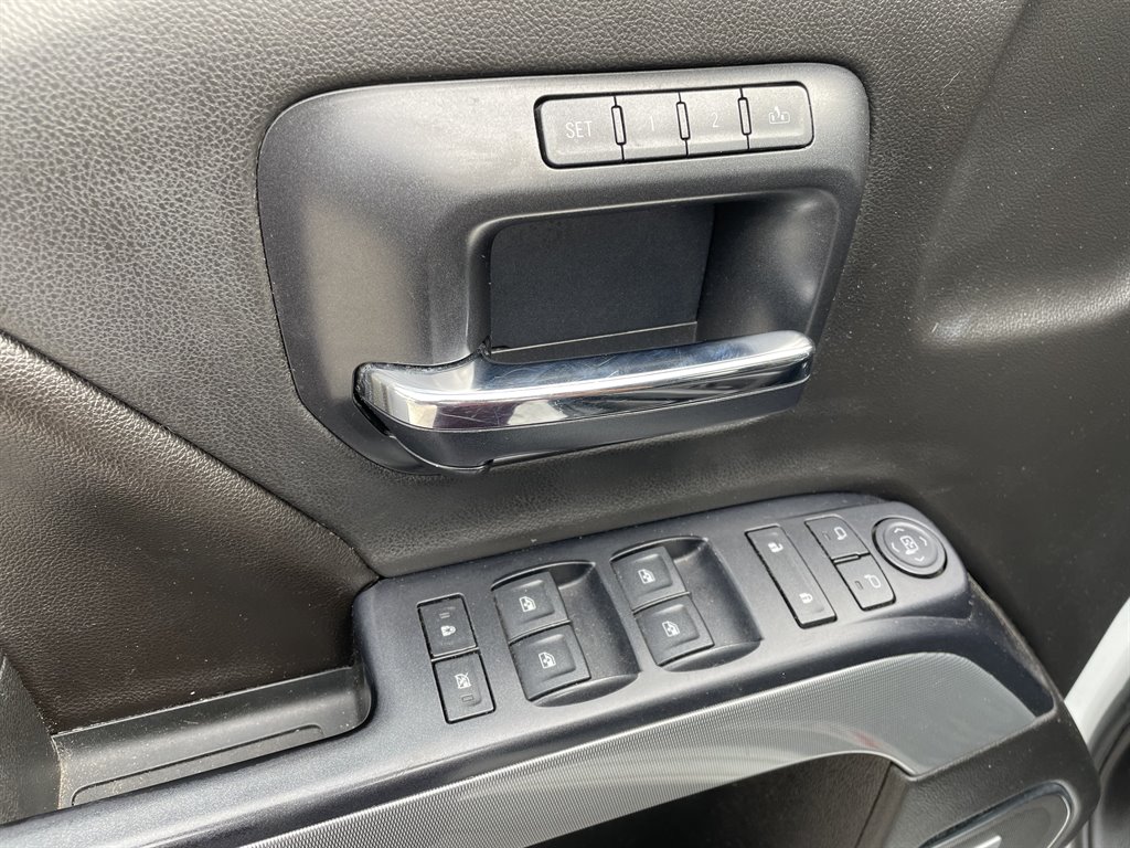 2015 Chevrolet Silverado - $45,999