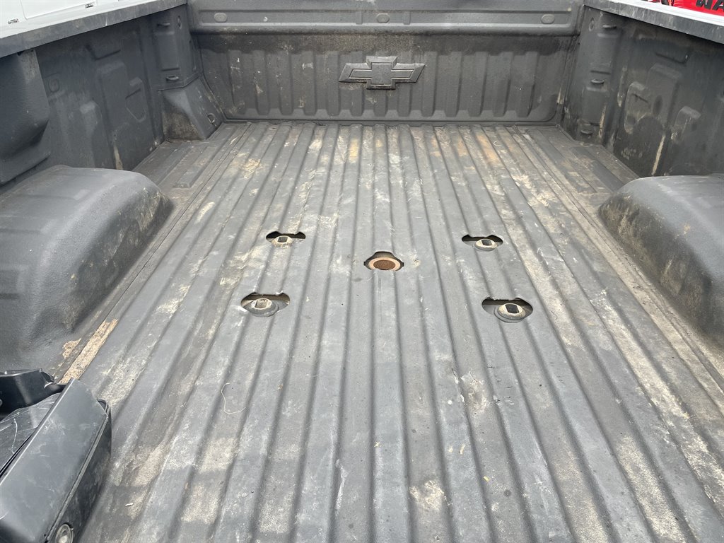2021 Chevrolet Silverado - $42,999