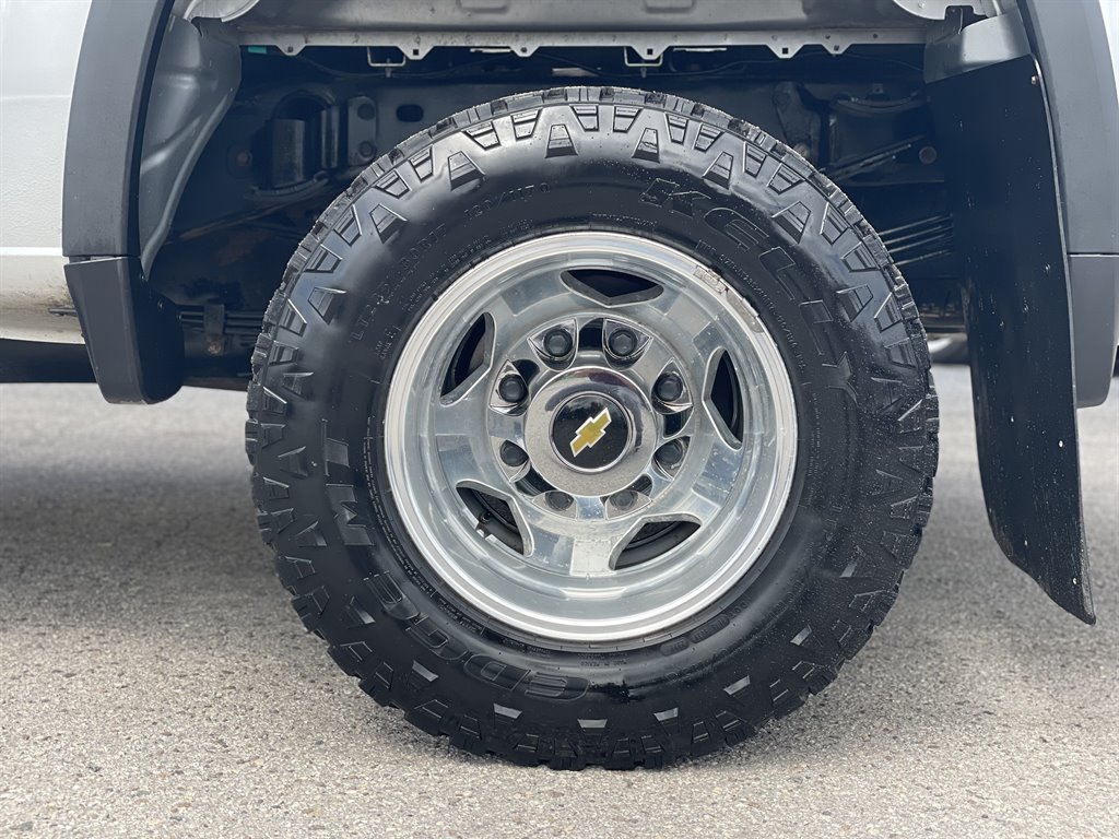 2021 Chevrolet Silverado - $42,999