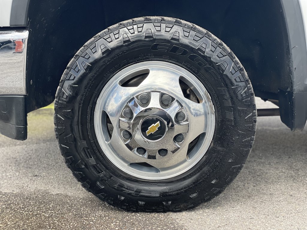 2021 Chevrolet Silverado - $42,999