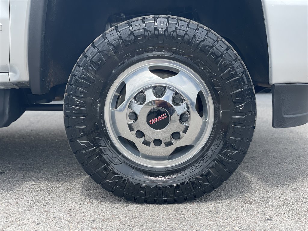2018 GMC Sierra - $40,999