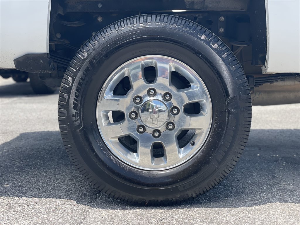 2018 Chevrolet Silverado - $31,999