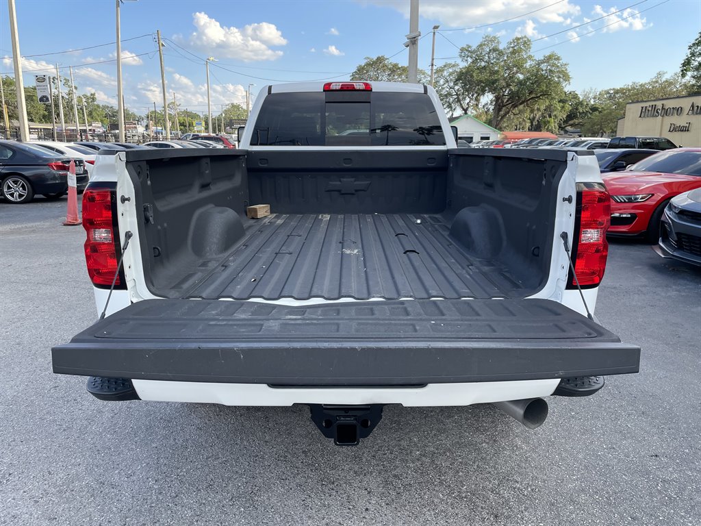 2019 Chevrolet Silverado 3500 High Country photo